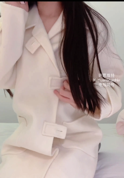 福利姬-许愿-新 开档黑丝红色情趣(1V,896M)